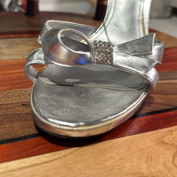 2 for $20 Silver heels with gorgeous, rhinestones and bow accent on the toe - Picture 4 of 12